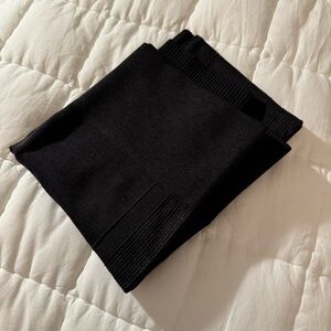 Lululemon Women’s Textured Dark Grey Leggings